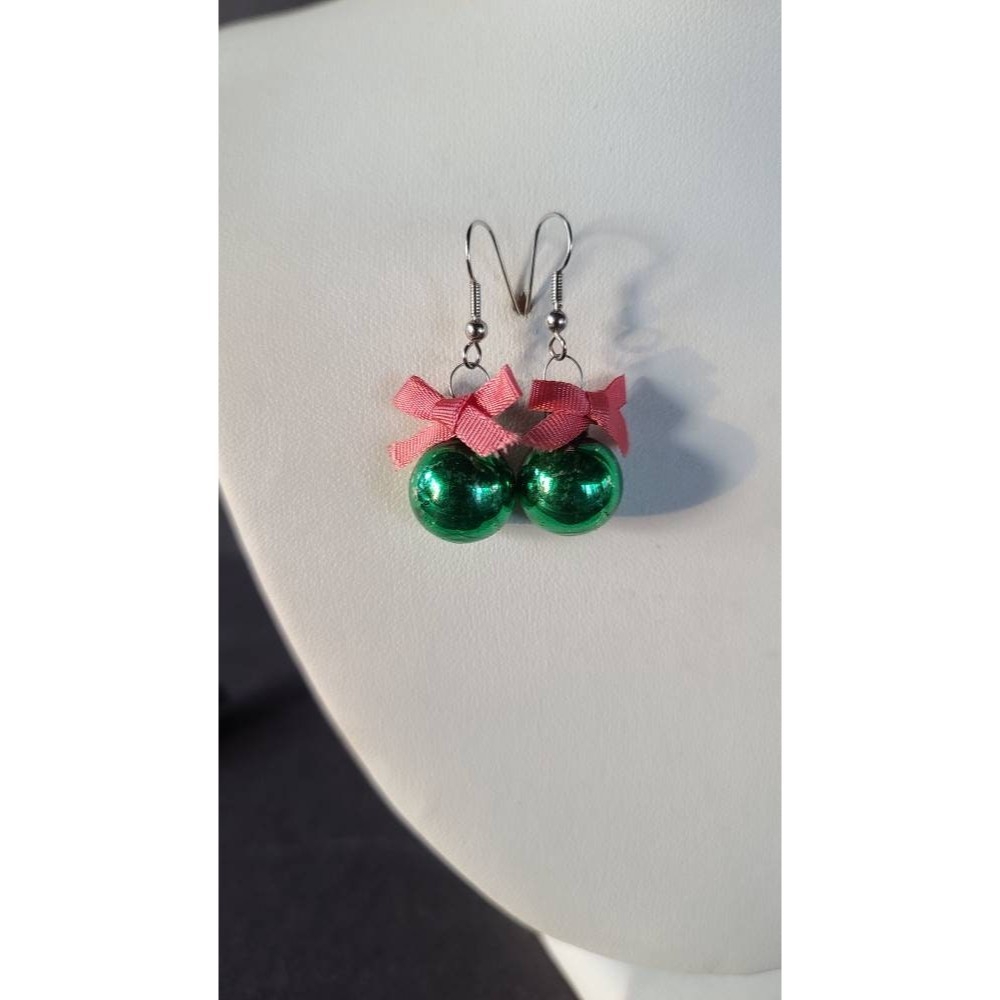 Green Christmas Ornament Dangling Earrings - Picture 6 of 10